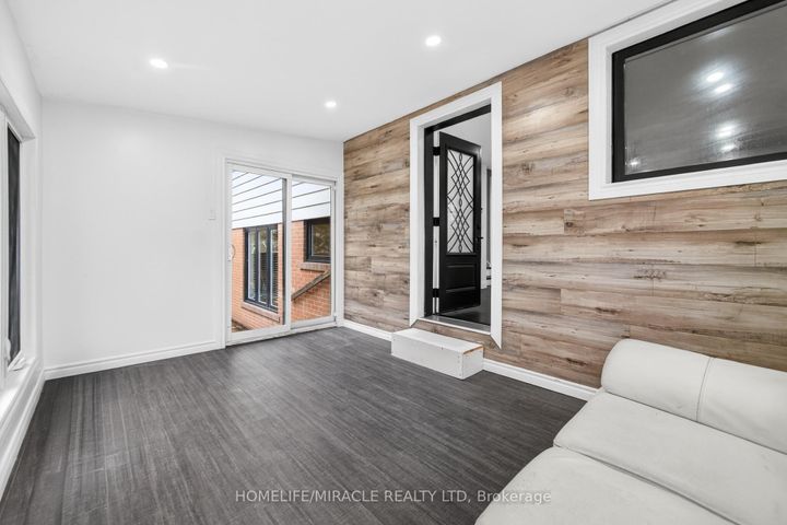 Photo 21 at 81 Watson Crescent, Brampton East, Brampton