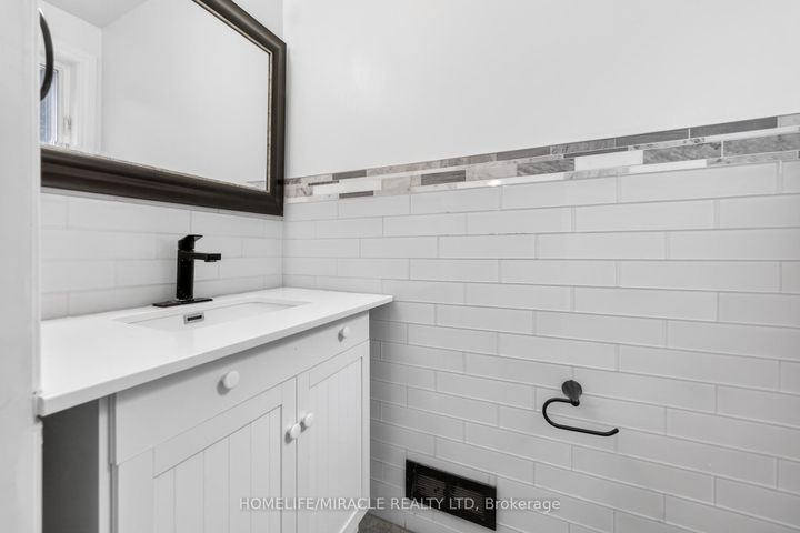 Photo 24 at 81 Watson Crescent, Brampton East, Brampton