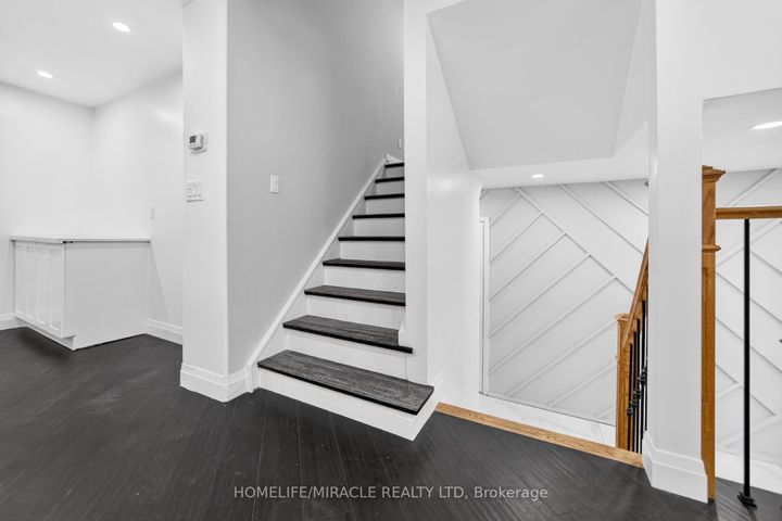 Photo 25 at 81 Watson Crescent, Brampton East, Brampton