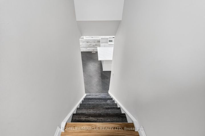 Photo 26 at 81 Watson Crescent, Brampton East, Brampton