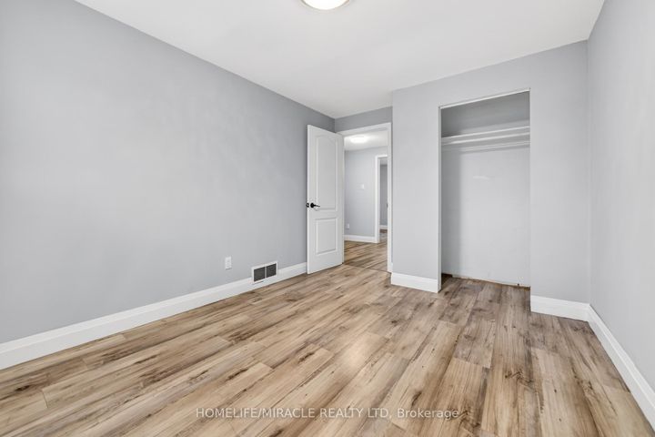 Photo 32 at 81 Watson Crescent, Brampton East, Brampton