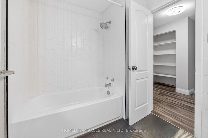 Photo 37 at 81 Watson Crescent, Brampton East, Brampton