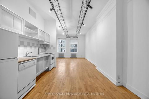 Photo 11 at 106 Queen Street E, Yonge Corridor, Toronto