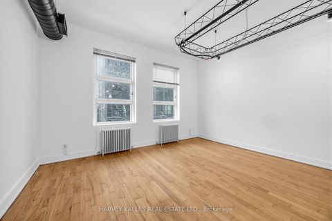 Photo 14 at 106 Queen Street E, Yonge Corridor, Toronto