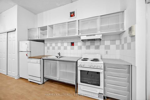 Photo 21 at 106 Queen Street E, Yonge Corridor, Toronto