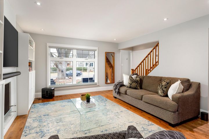 Photo 3 at 32 Anderson Street, CO Central, Oakville