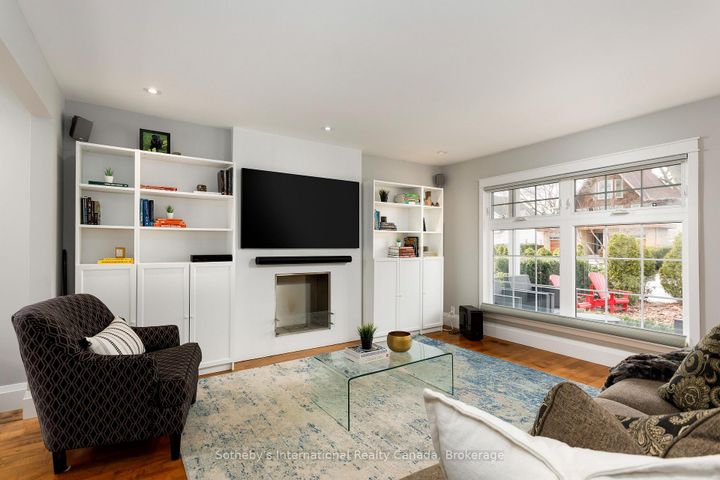 Photo 5 at 32 Anderson Street, CO Central, Oakville