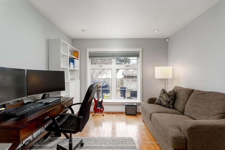 Photo 7 at 32 Anderson Street, CO Central, Oakville