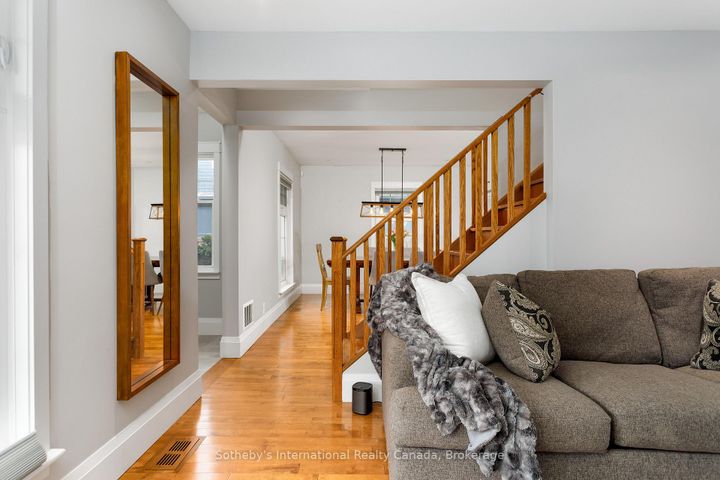 Photo 8 at 32 Anderson Street, CO Central, Oakville