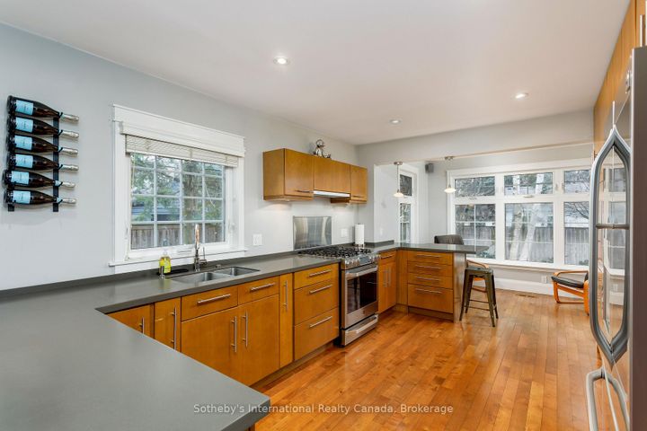 Photo 13 at 32 Anderson Street, CO Central, Oakville