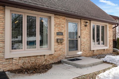 Photo 2 at 23 OREN Boulevard, Sunnidale, Barrie