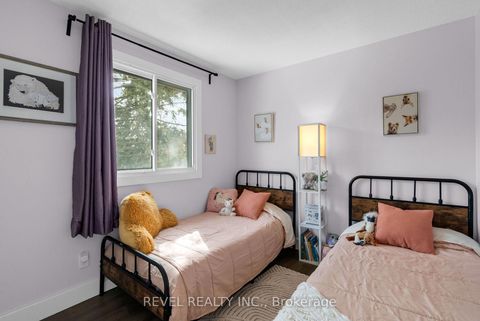 Photo 22 at 23 OREN Boulevard, Sunnidale, Barrie