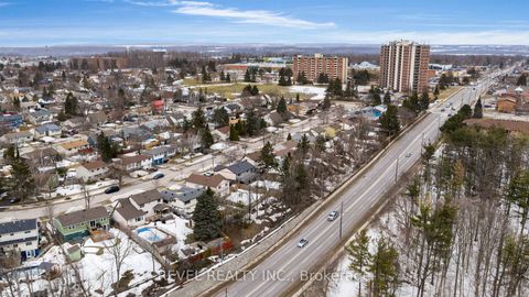 Photo 33 at 23 OREN Boulevard, Sunnidale, Barrie