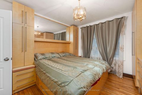 Photo 15 at 256 Codsell Avenue, Bathurst Manor, Toronto