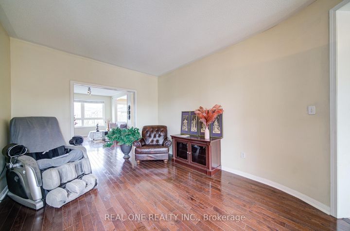 Photo 8 at 3696 Waterfall Crescent, Lisgar, Mississauga