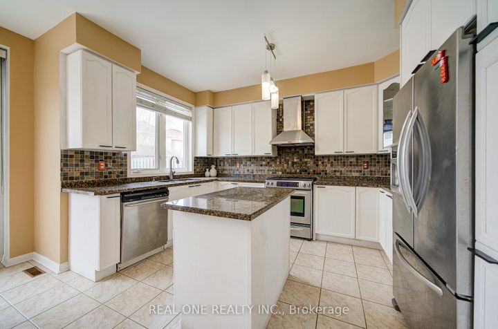 Photo 19 at 3696 Waterfall Crescent, Lisgar, Mississauga