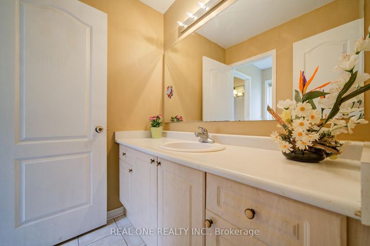 Photo 31 at 3696 Waterfall Crescent, Lisgar, Mississauga