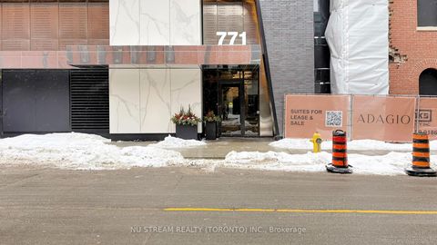 Photo 3 at 2011 - 771 Yonge Street, Moore Park, Toronto