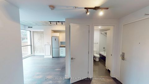 Photo 11 at 525 - 39 BRANT Street, Waterfront Communities C1, Toronto