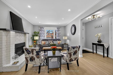 Photo 4 at 887 Lavis Court, Pinecrest, Oshawa