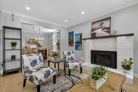 Photo 5 at 887 Lavis Court, Pinecrest, Oshawa