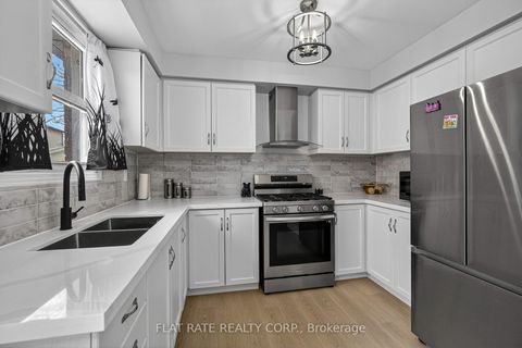 Photo 9 at 887 Lavis Court, Pinecrest, Oshawa