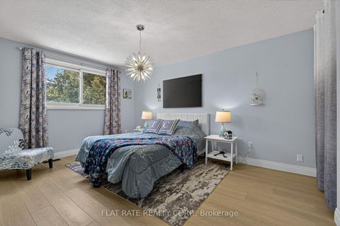 Photo 13 at 887 Lavis Court, Pinecrest, Oshawa