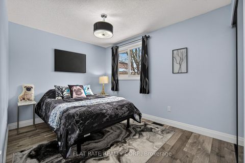 Photo 16 at 887 Lavis Court, Pinecrest, Oshawa