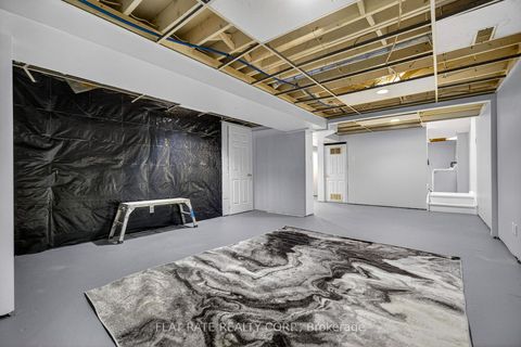 Photo 18 at 887 Lavis Court, Pinecrest, Oshawa