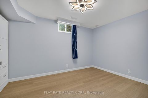 Photo 22 at 887 Lavis Court, Pinecrest, Oshawa