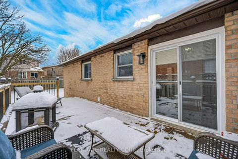 Photo 25 at 887 Lavis Court, Pinecrest, Oshawa