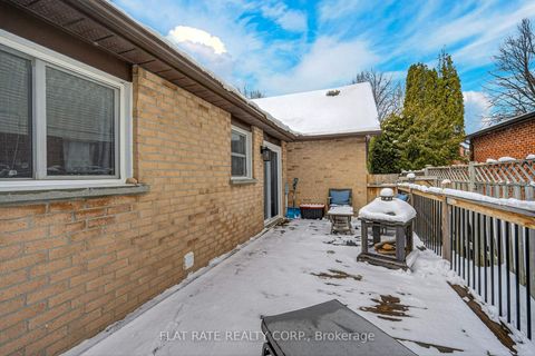 Photo 26 at 887 Lavis Court, Pinecrest, Oshawa