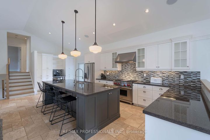 Photo 5 at 321 Wendy Lane, WO West, Oakville