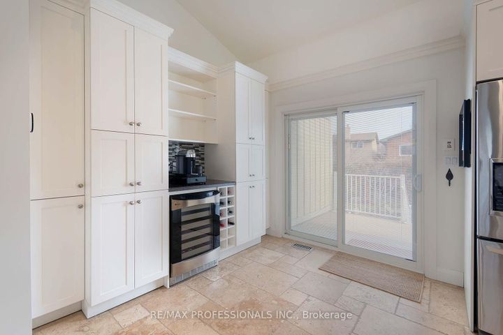 Photo 7 at 321 Wendy Lane, WO West, Oakville