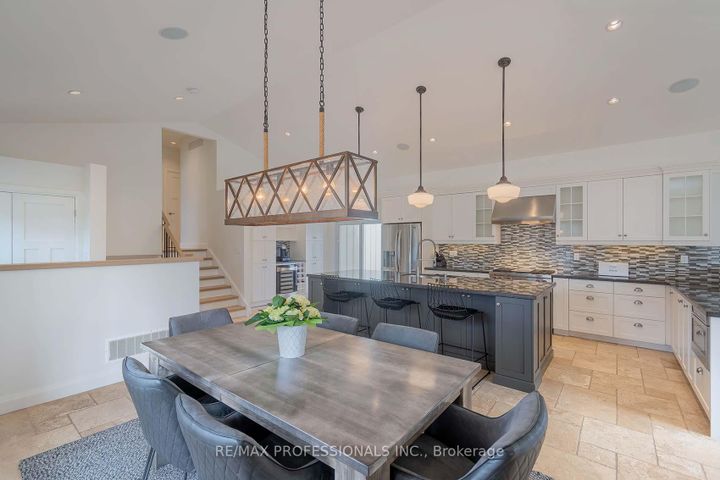 Photo 10 at 321 Wendy Lane, WO West, Oakville