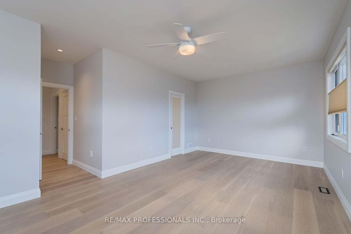 Photo 17 at 321 Wendy Lane, WO West, Oakville