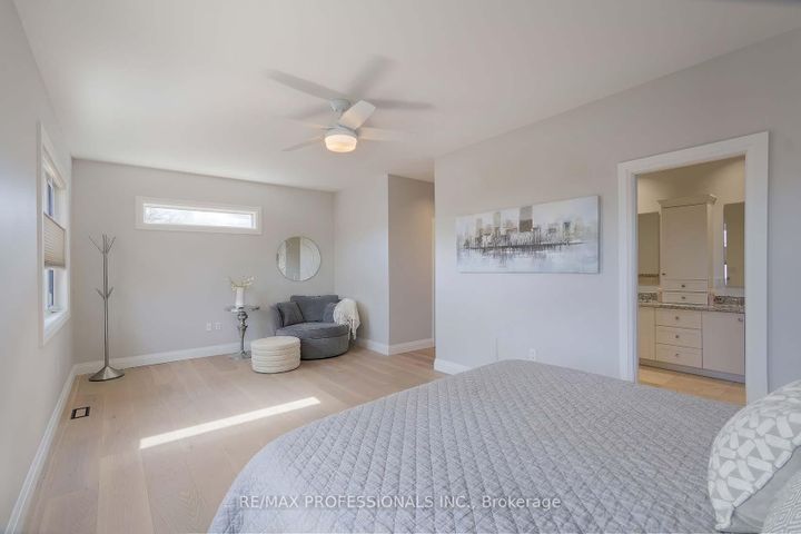 Photo 18 at 321 Wendy Lane, WO West, Oakville