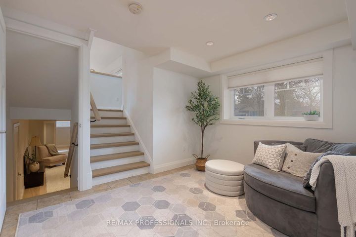 Photo 25 at 321 Wendy Lane, WO West, Oakville