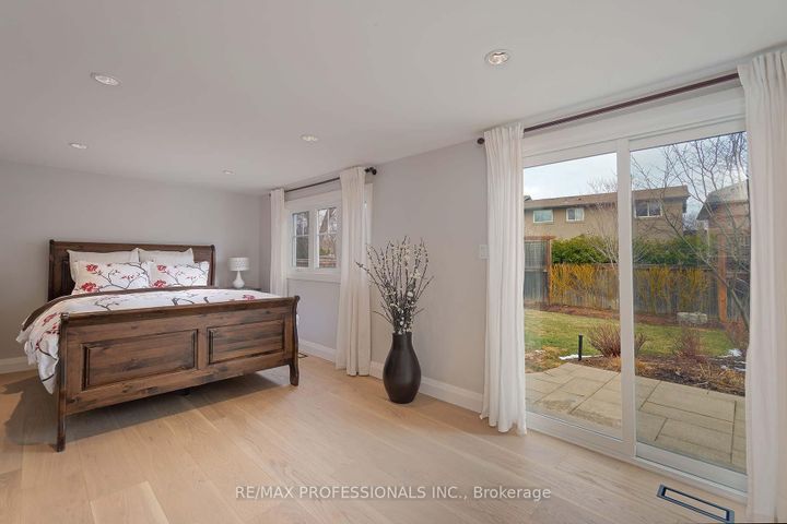 Photo 26 at 321 Wendy Lane, WO West, Oakville