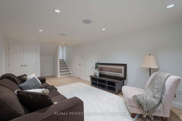 Photo 31 at 321 Wendy Lane, WO West, Oakville