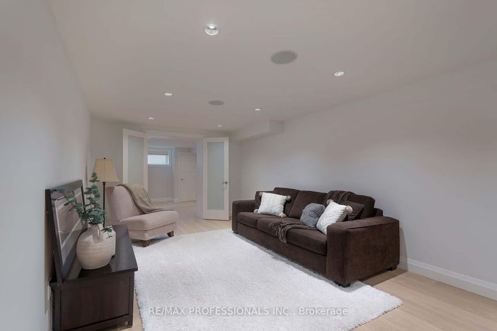 Photo 32 at 321 Wendy Lane, WO West, Oakville