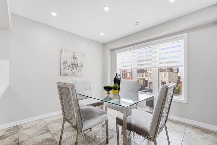 Photo 15 at 10 Vanhorne Close, Northwest Brampton, Brampton