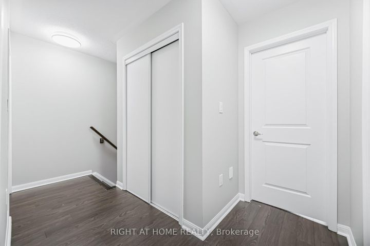 Photo 22 at 10 Vanhorne Close, Northwest Brampton, Brampton