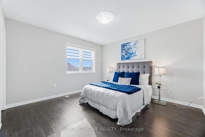 Photo 23 at 10 Vanhorne Close, Northwest Brampton, Brampton