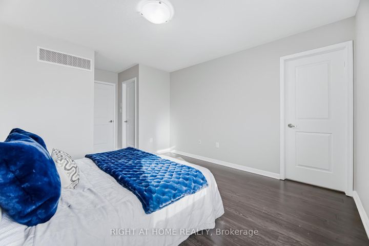 Photo 24 at 10 Vanhorne Close, Northwest Brampton, Brampton