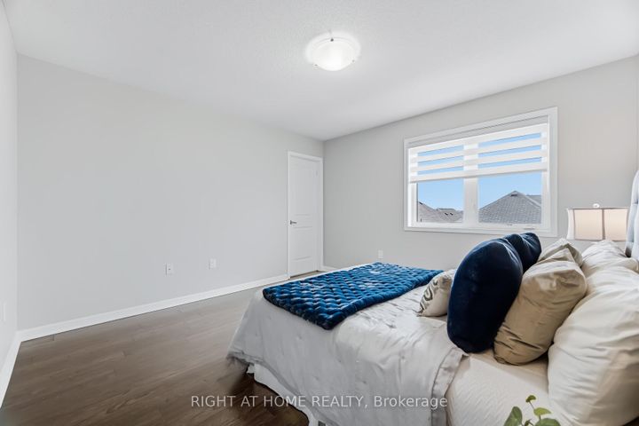 Photo 25 at 10 Vanhorne Close, Northwest Brampton, Brampton