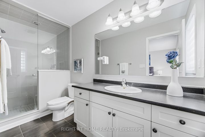 Photo 26 at 10 Vanhorne Close, Northwest Brampton, Brampton