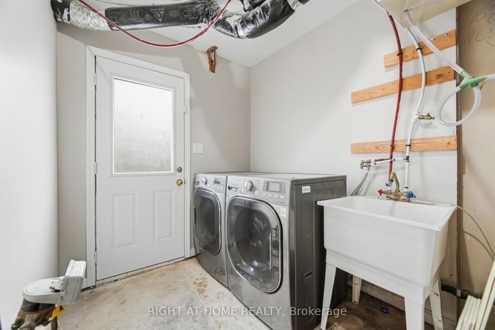 Photo 36 at 10 Vanhorne Close, Northwest Brampton, Brampton