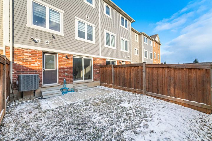 Photo 37 at 10 Vanhorne Close, Northwest Brampton, Brampton