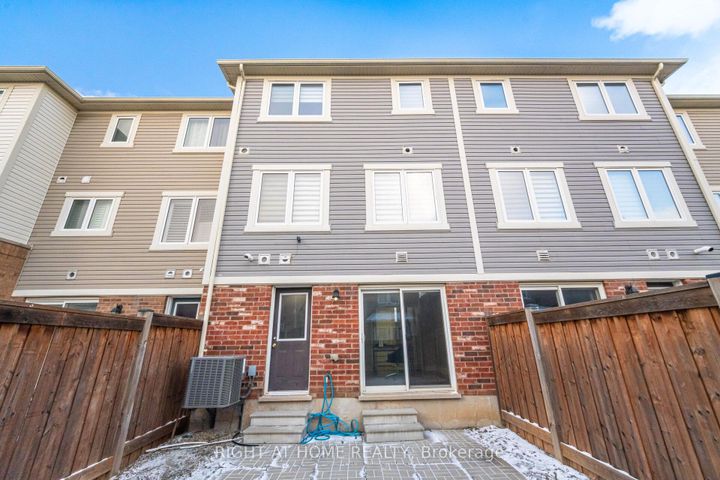 Photo 38 at 10 Vanhorne Close, Northwest Brampton, Brampton